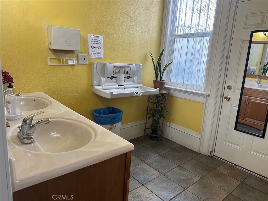 856 E 23rd Street Property Photo 13