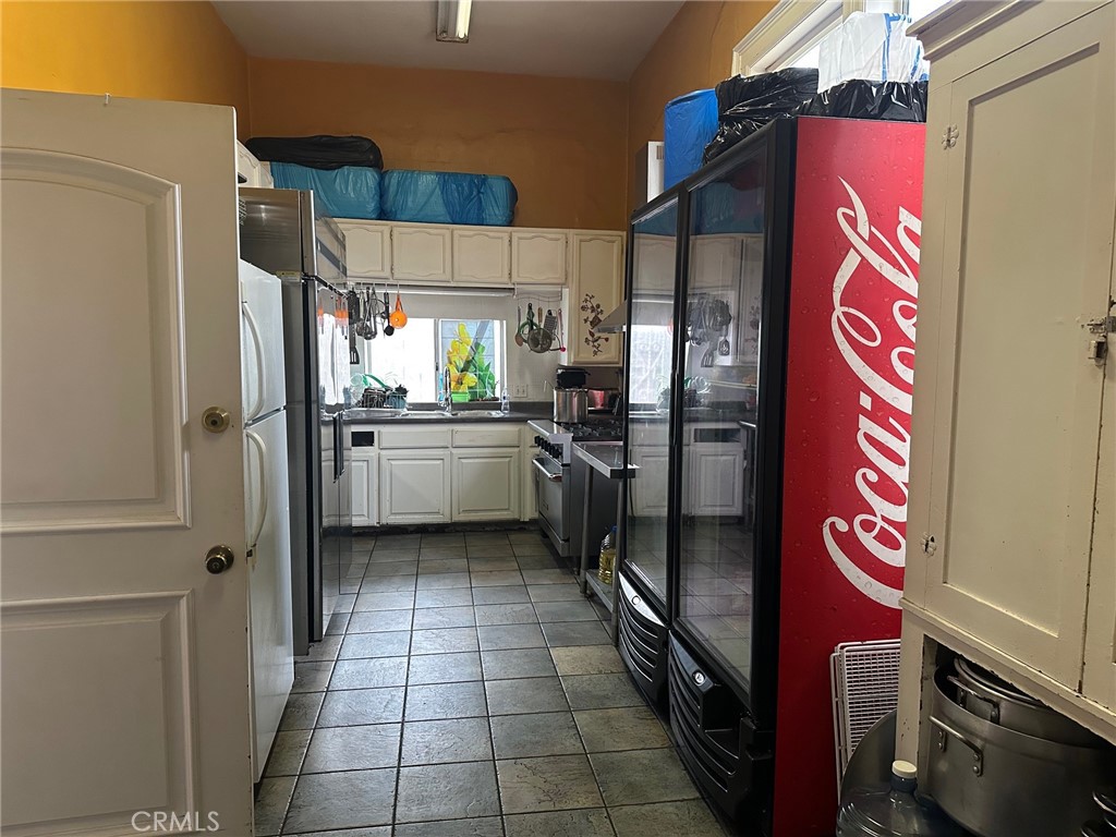 856 E 23rd Street Property Photo 16