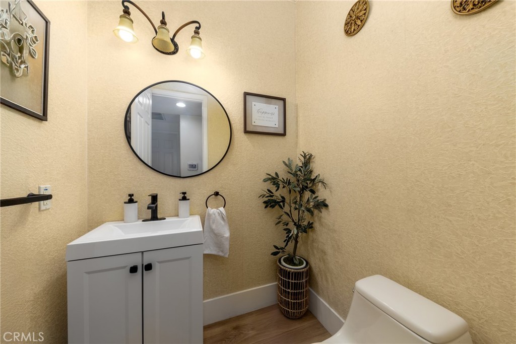 33991 Lake Breeze Drive Property Photo 12
