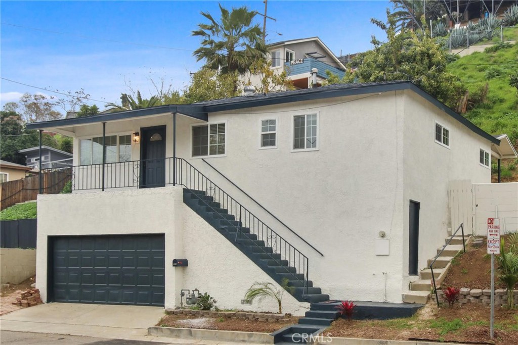 1212 N Alma Avenue Property Photo 1