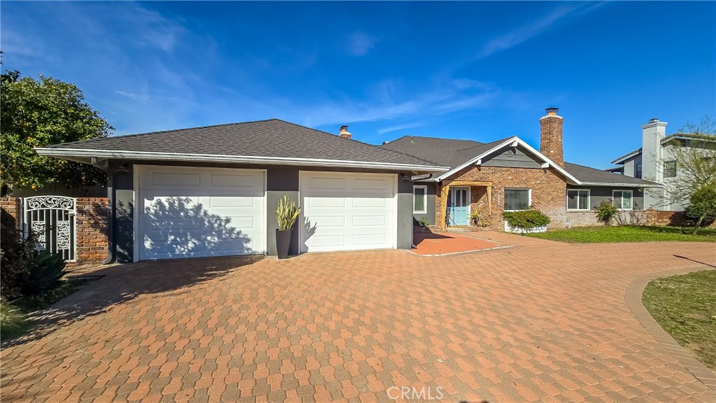 5847 Sycamore Avenue Property Photo 2