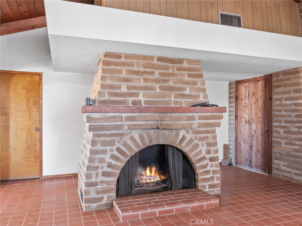 14924 Chamber Lane Property Photo 9