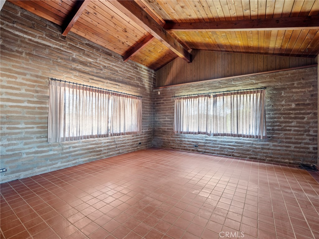 14924 Chamber Lane Property Photo 10