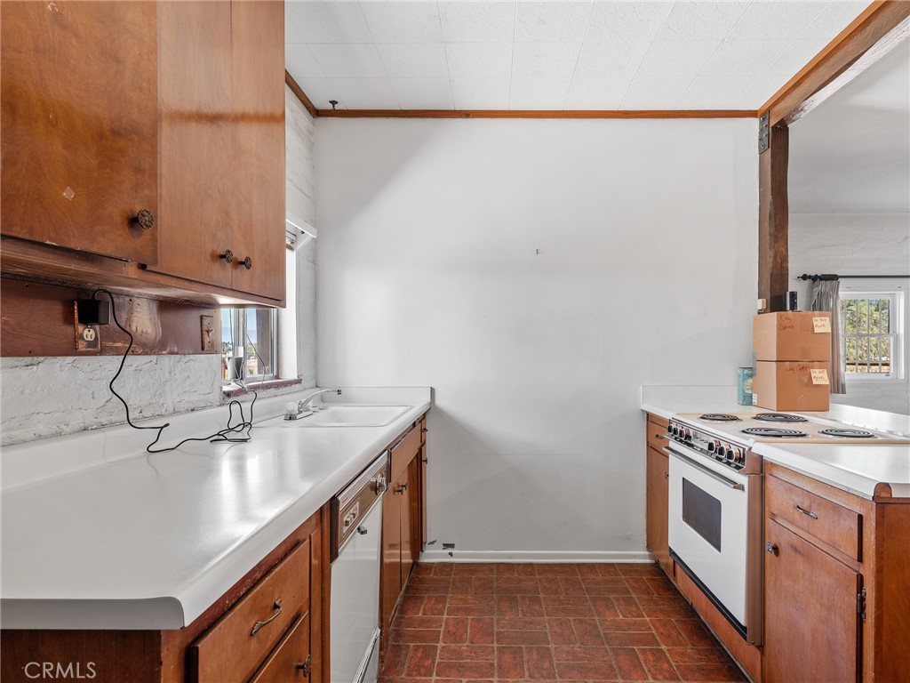 14924 Chamber Lane Property Photo 13