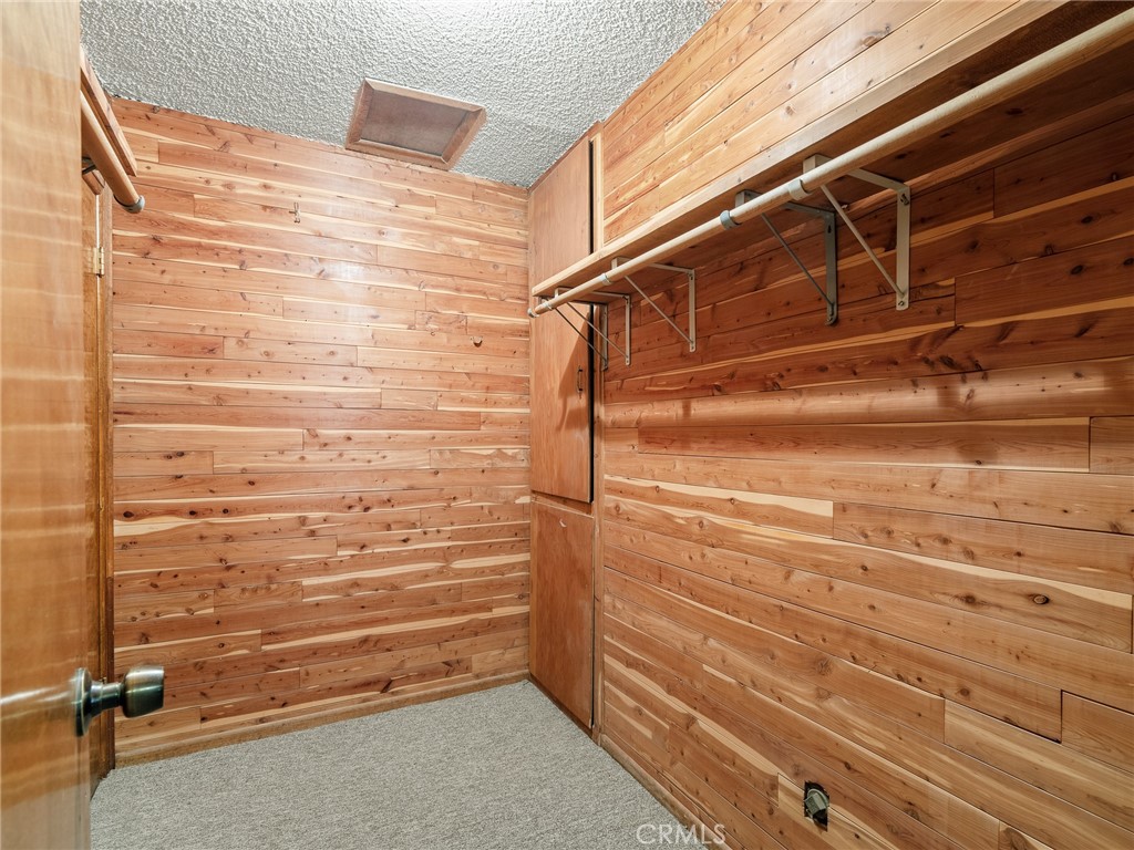 14924 Chamber Lane Property Photo 25