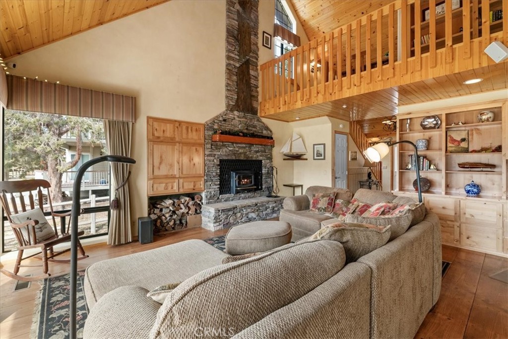 42443 Bear Loop Property Photo 7