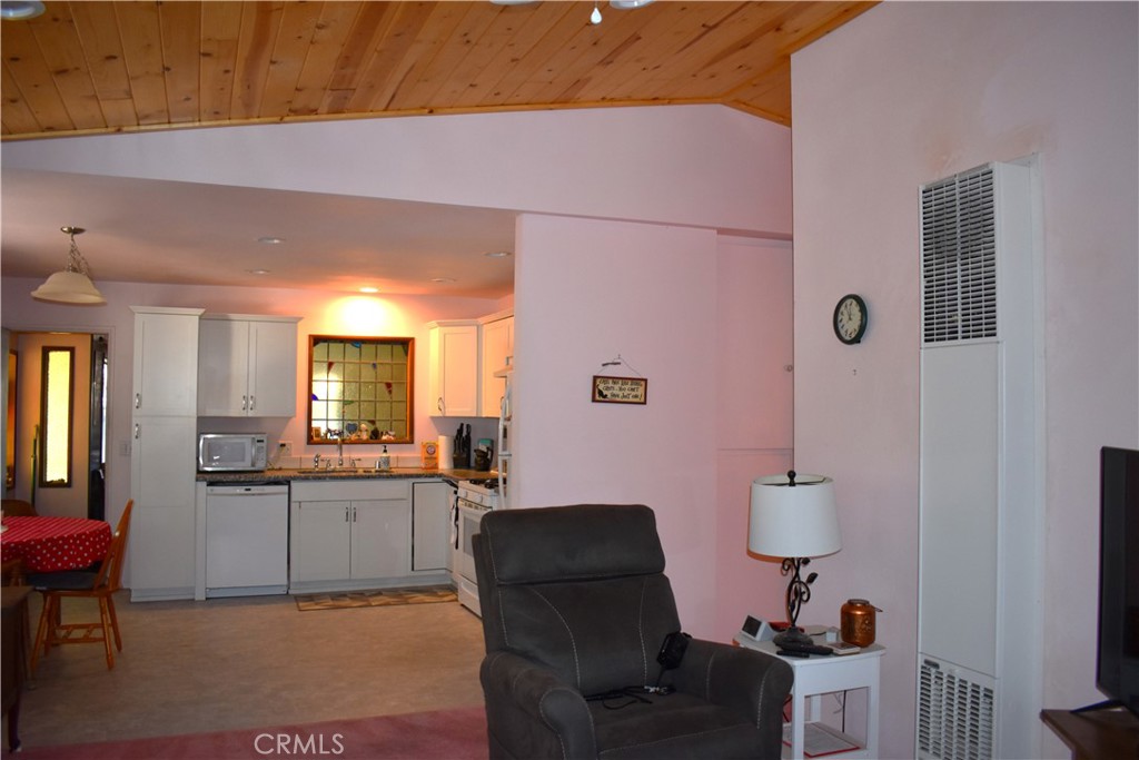 1025 E Big Bear Blvd Property Photo 14