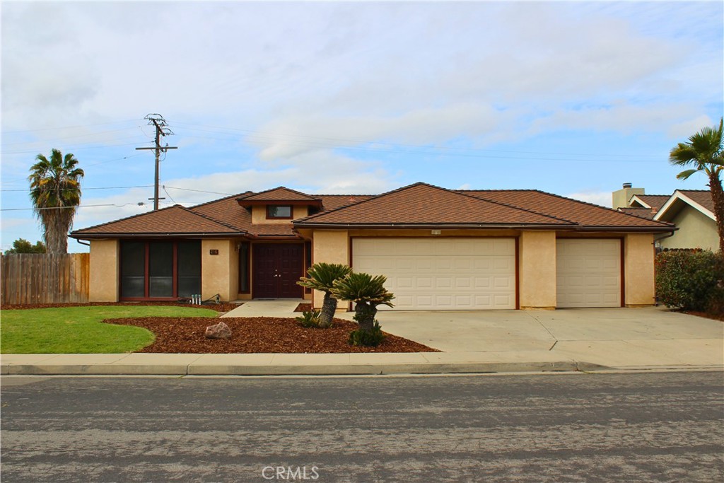 216 Palm Court Property Photo 3