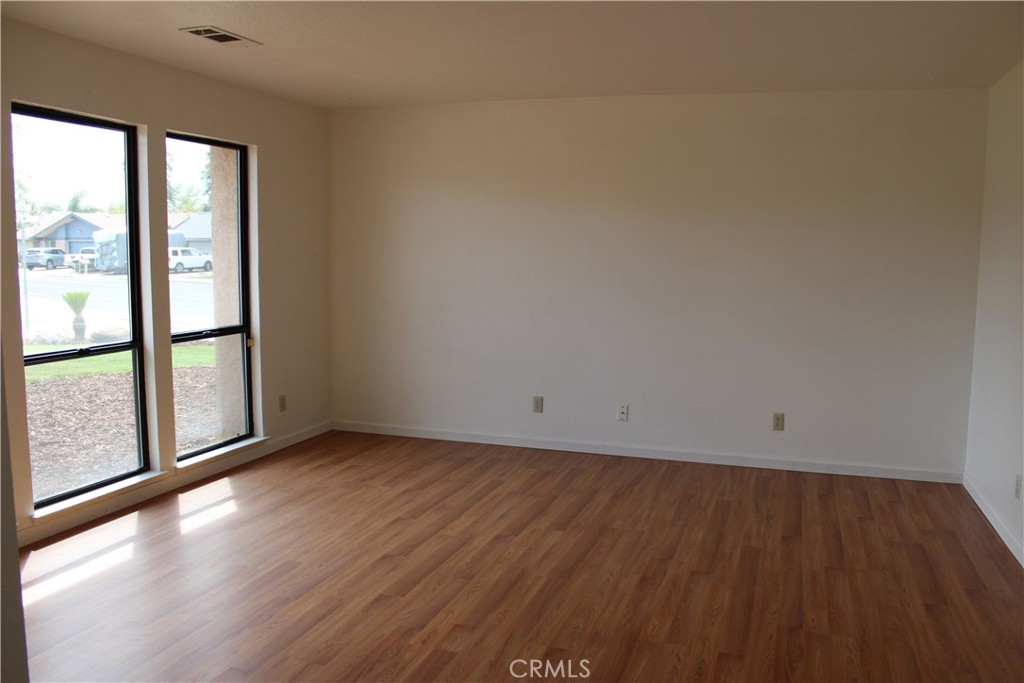 216 Palm Court Property Photo 6