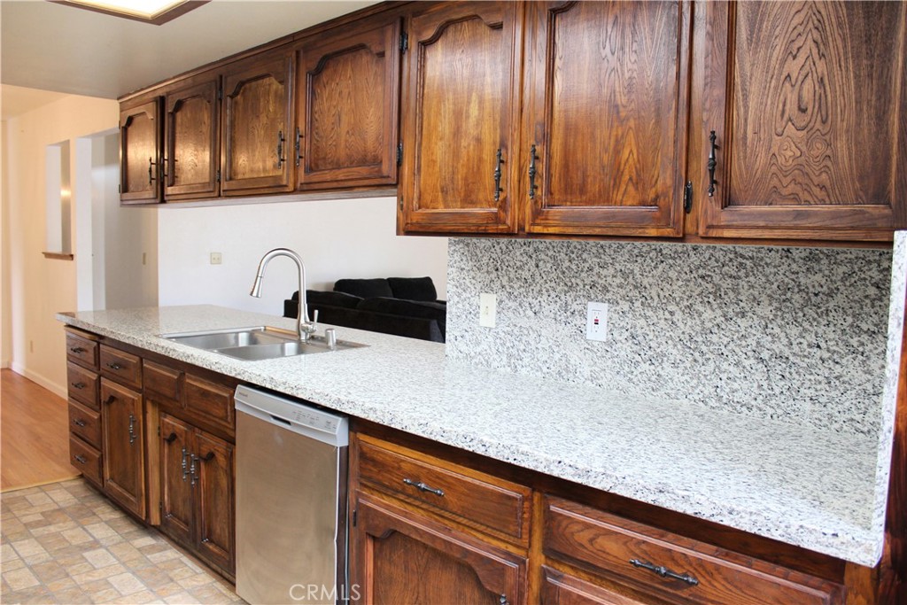 216 Palm Court Property Photo 8