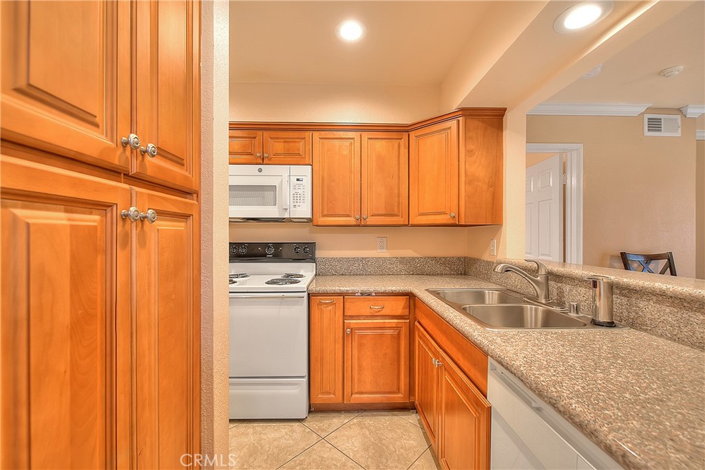 10655 Lemon Avenue 4004 Property Photo 8