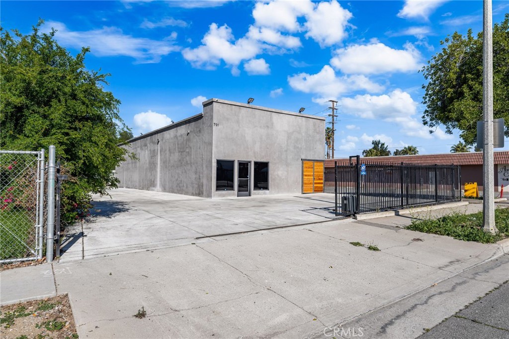 701 Texas Street Property Photo 3