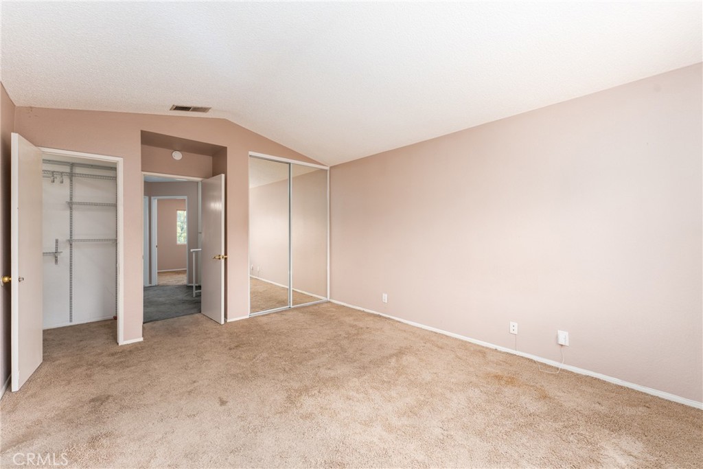 1076 N Ironwood Avenue Property Photo 19