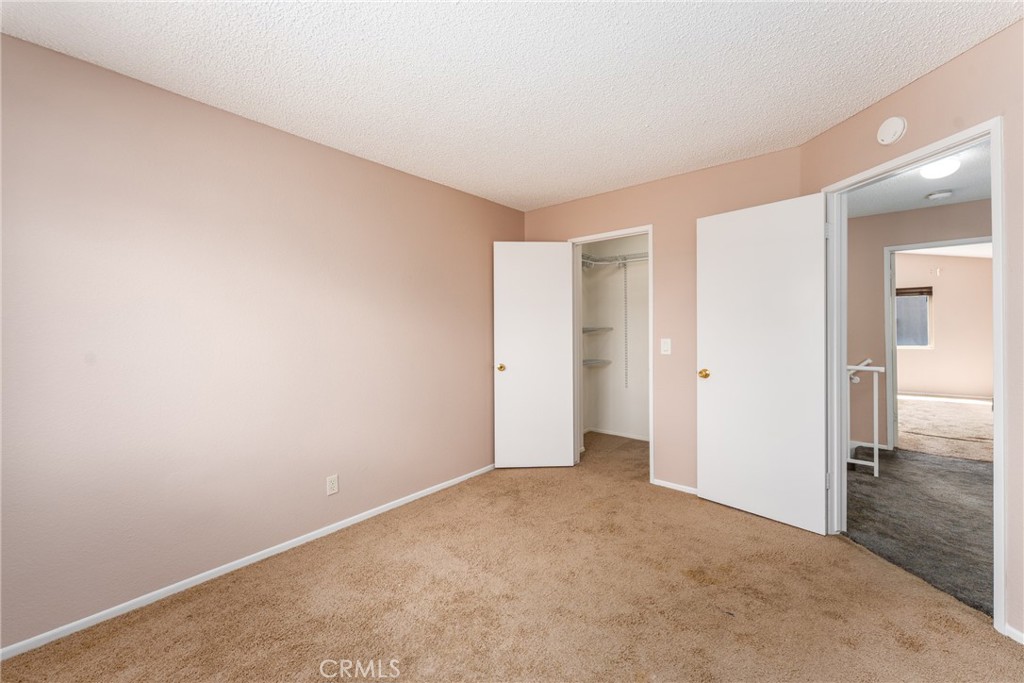 1076 N Ironwood Avenue Property Photo 21