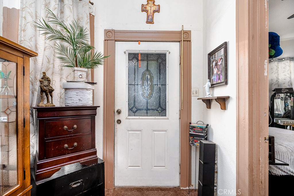 698 W 8th Street Property Photo 5
