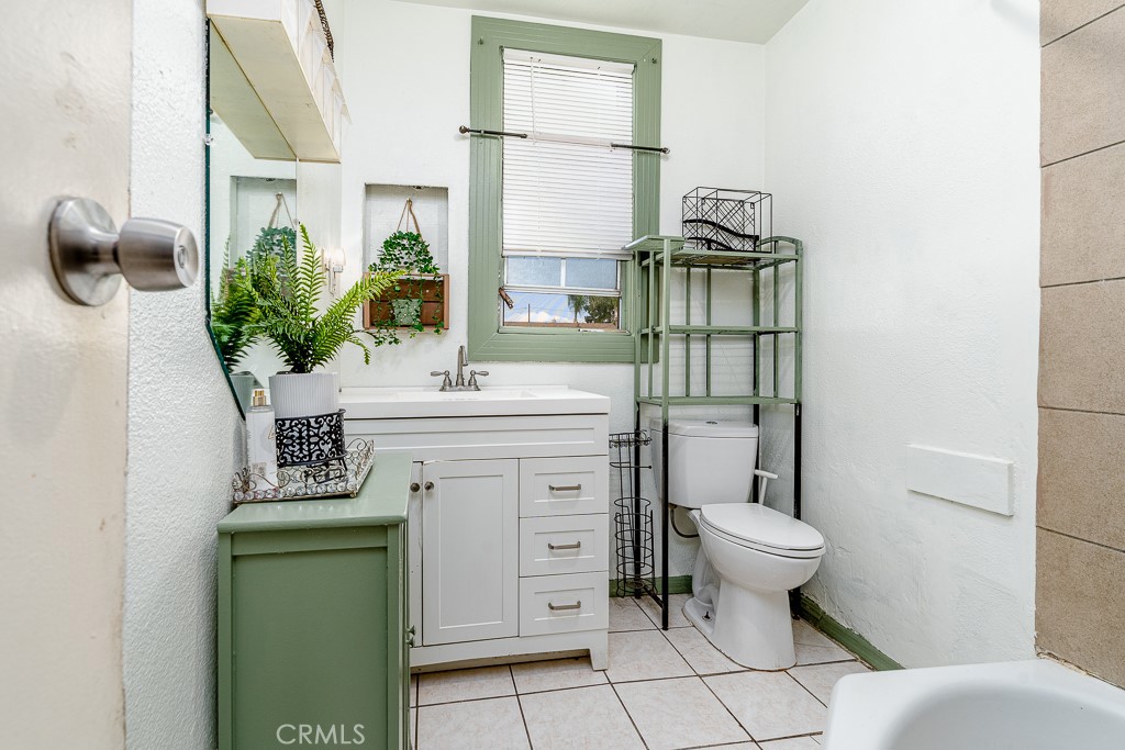 698 W 8th Street Property Photo 12