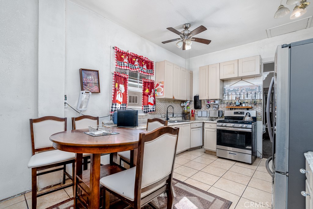 698 W 8th Street Property Photo 18