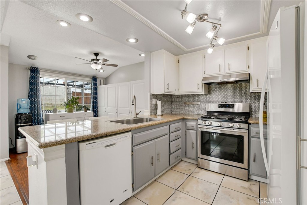 1014 W Pinedale Avenue Property Photo 10