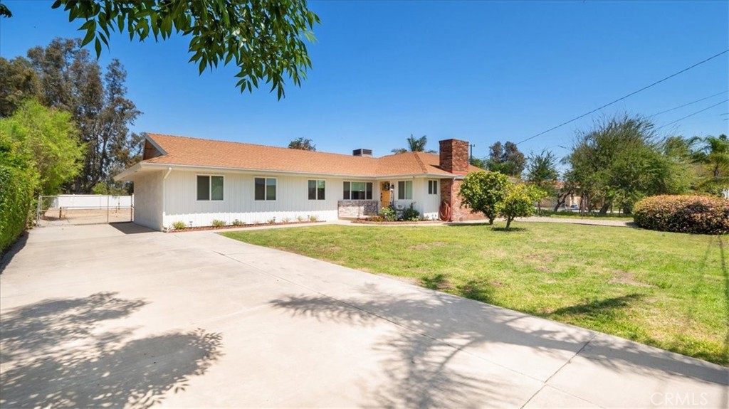 17756 Citron Avenue Property Photo 2