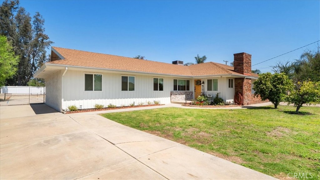17756 Citron Avenue Property Photo 3