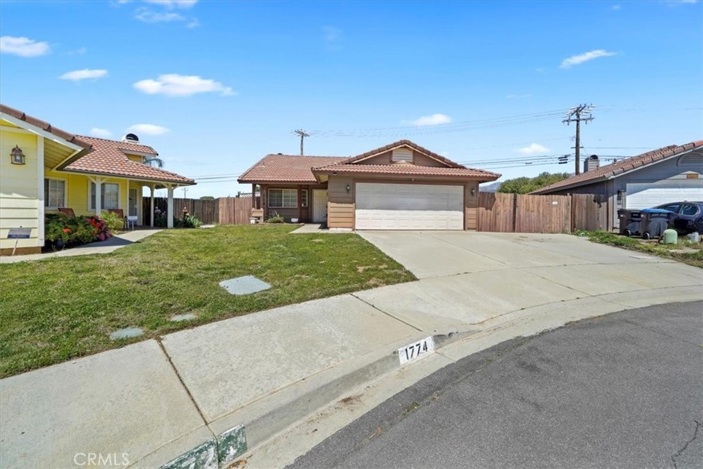 1774 Ash Court Property Photo 2