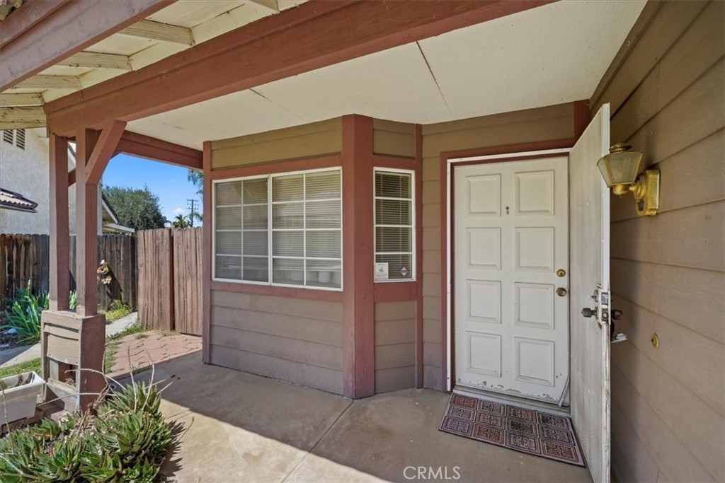 1774 Ash Court Property Photo 4