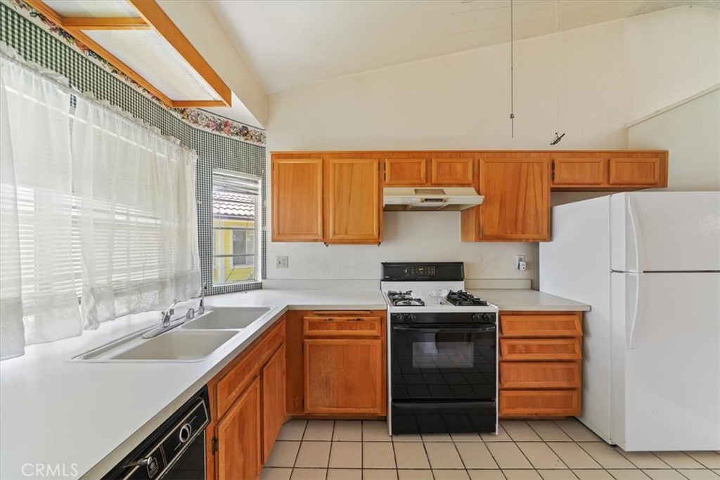 1774 Ash Court Property Photo 10