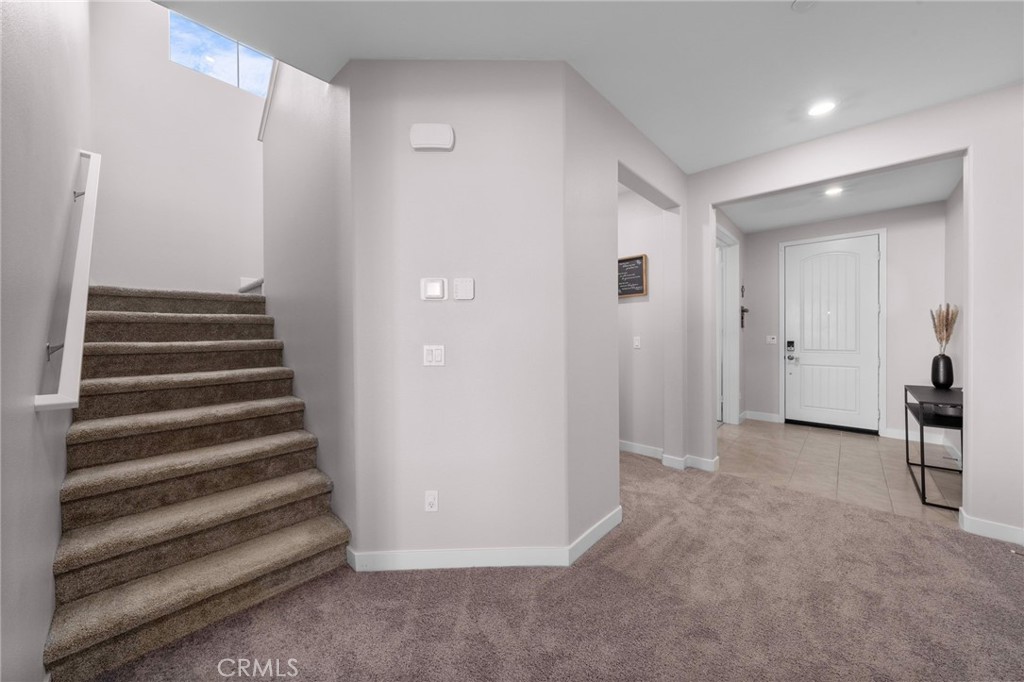 2427 Huron Road Property Photo 5