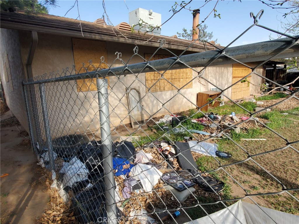 8964 Evergreen Avenue Property Photo 4