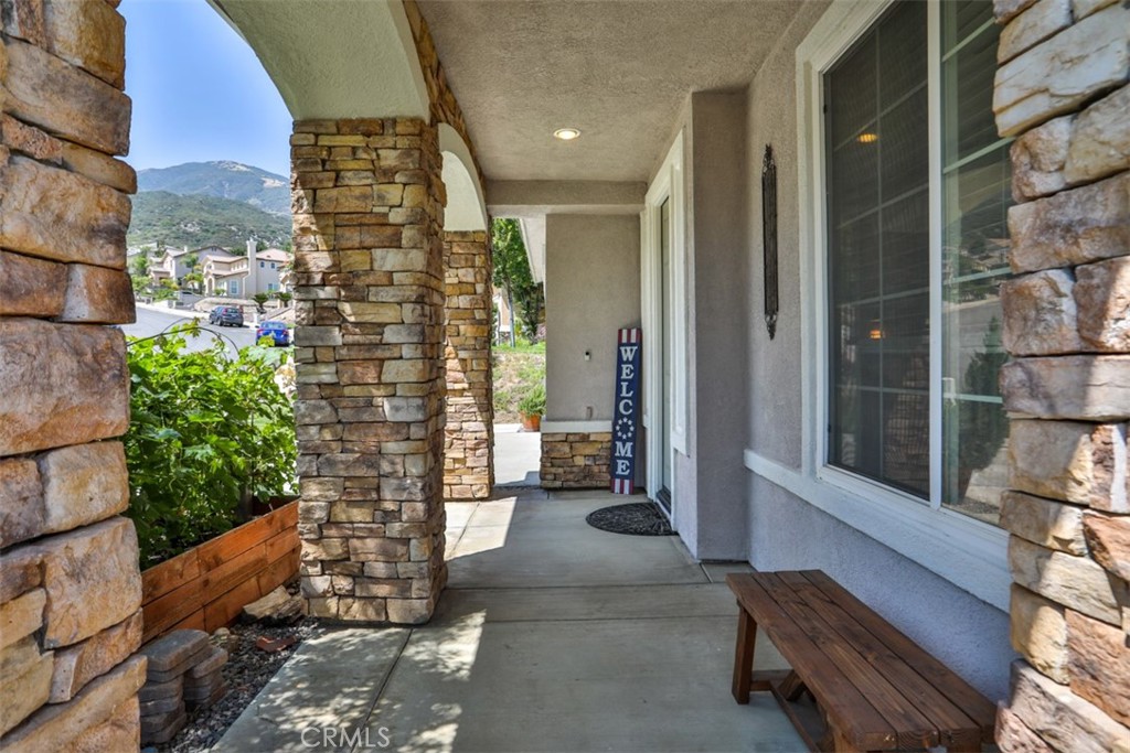 6807 N Huntington Drive Property Photo 4