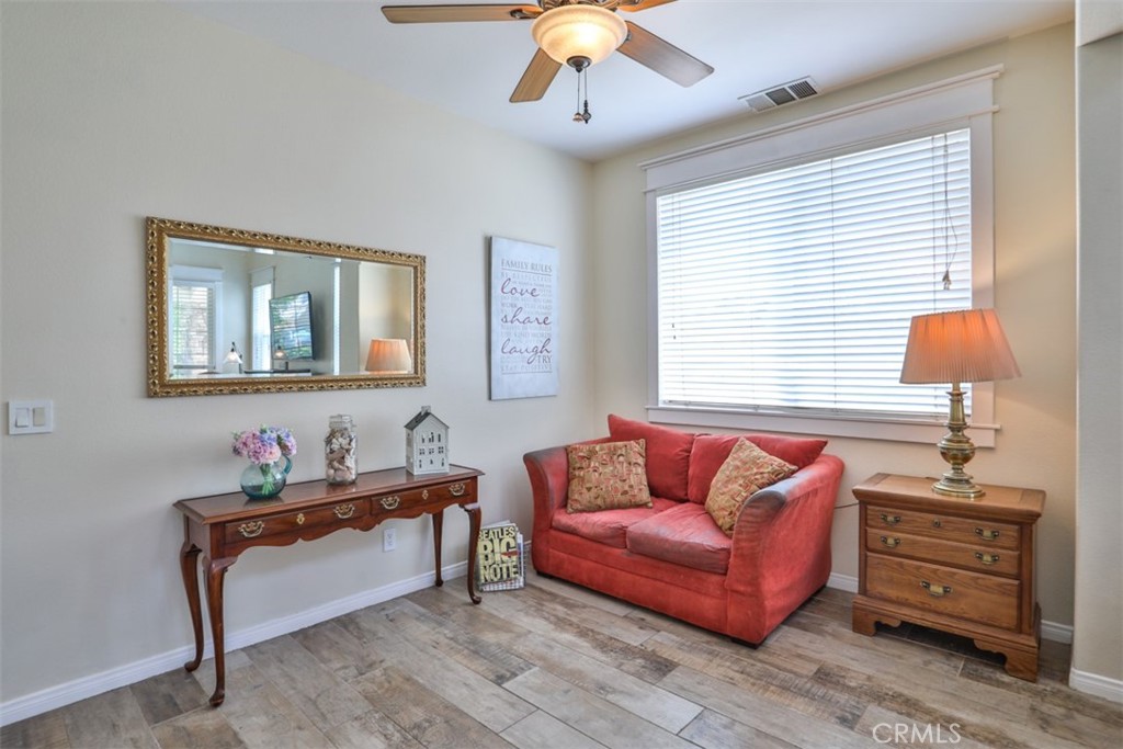 6807 N Huntington Drive Property Photo 11