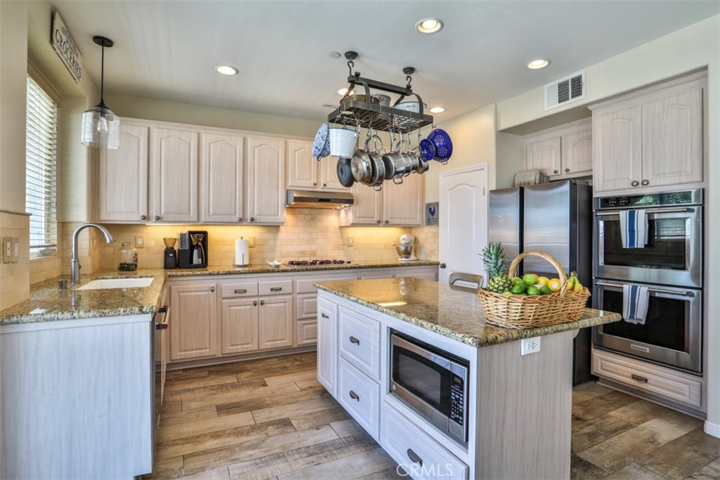 6807 N Huntington Drive Property Photo 13