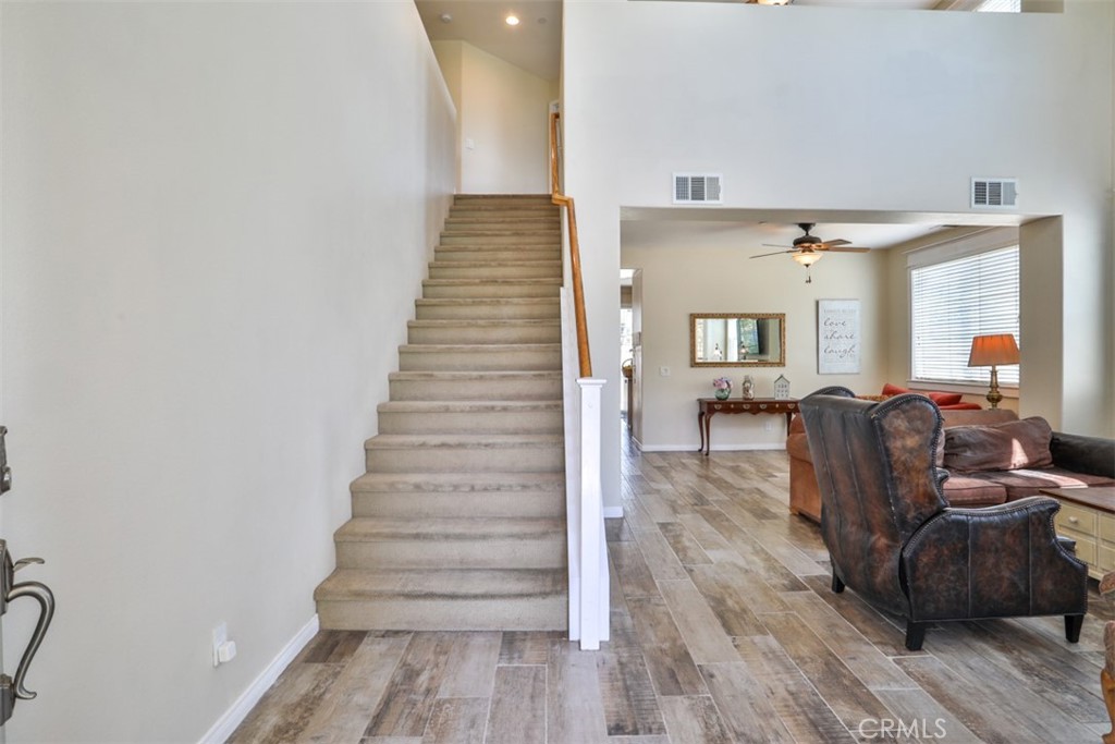 6807 N Huntington Drive Property Photo 29