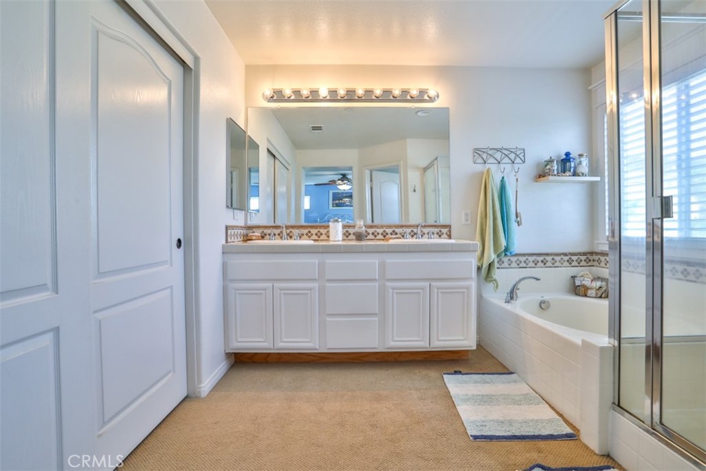 6807 N Huntington Drive Property Photo 39