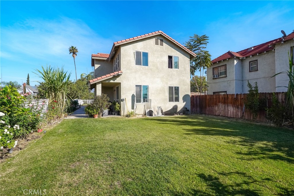 1365 N Crescent Avenue Property Photo 6
