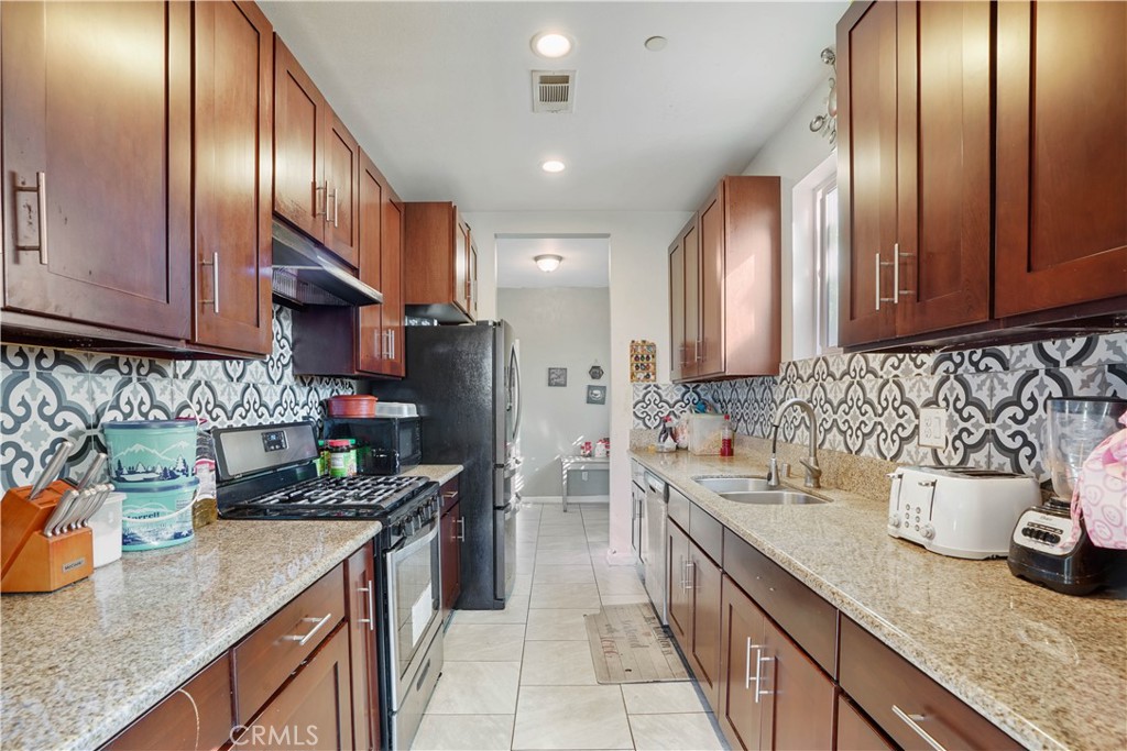 1365 N Crescent Avenue Property Photo 13
