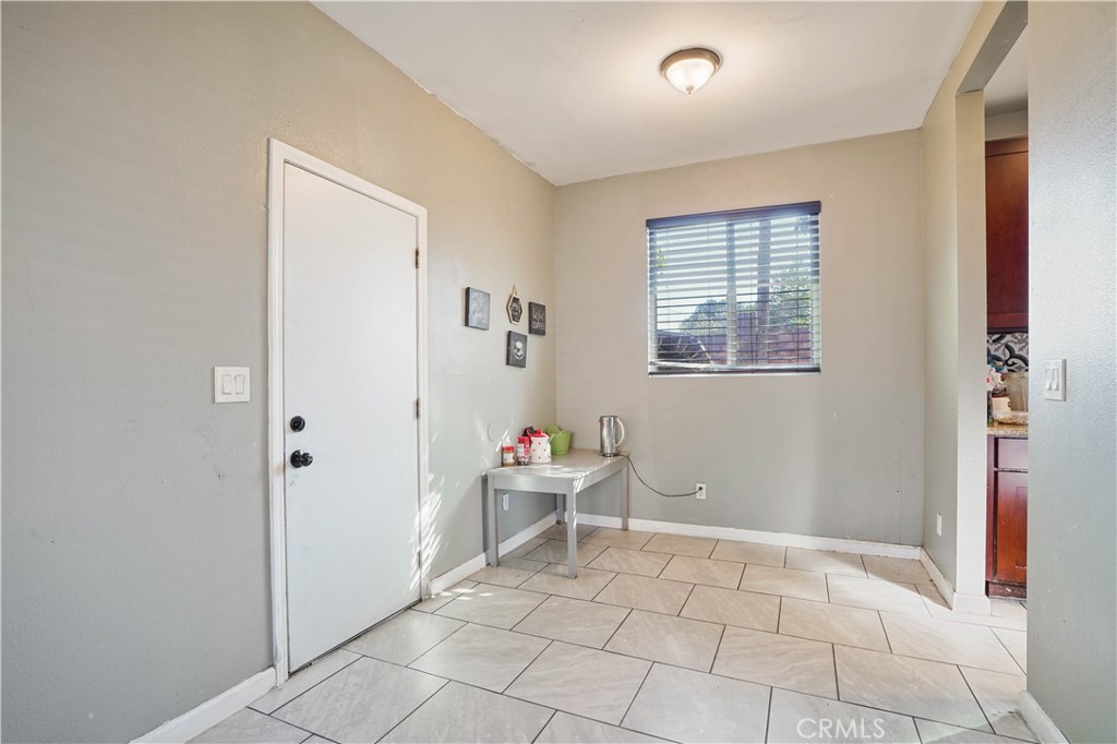 1365 N Crescent Avenue Property Photo 16