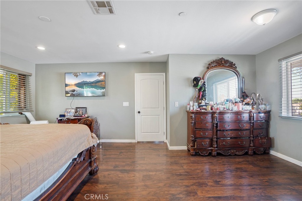 1365 N Crescent Avenue Property Photo 20