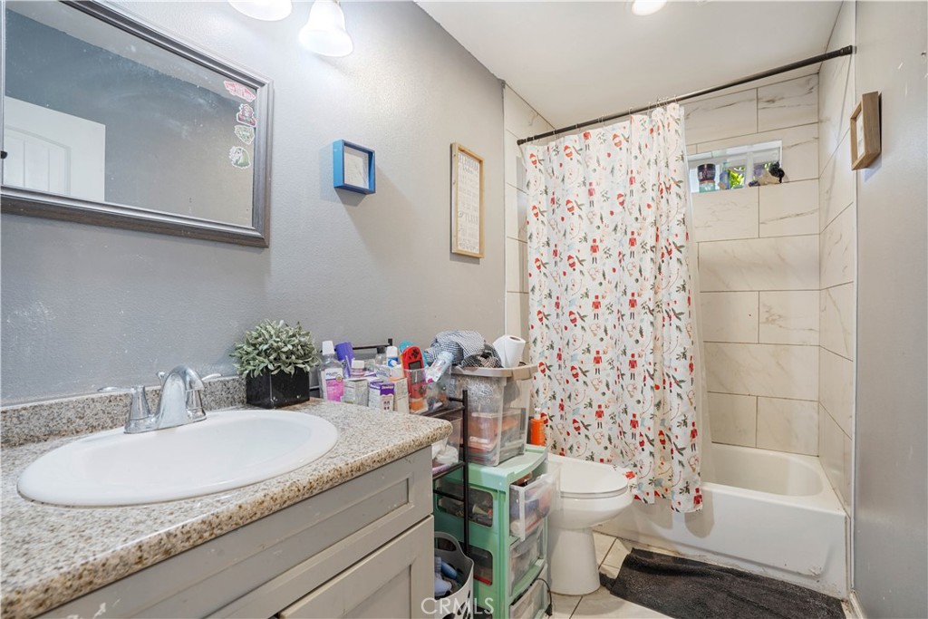 1365 N Crescent Avenue Property Photo 25