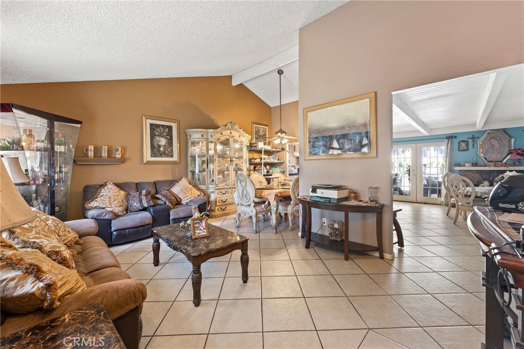 860 3rd Street Property Photo 4