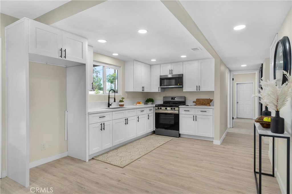 615 E Home Street Property Photo 12