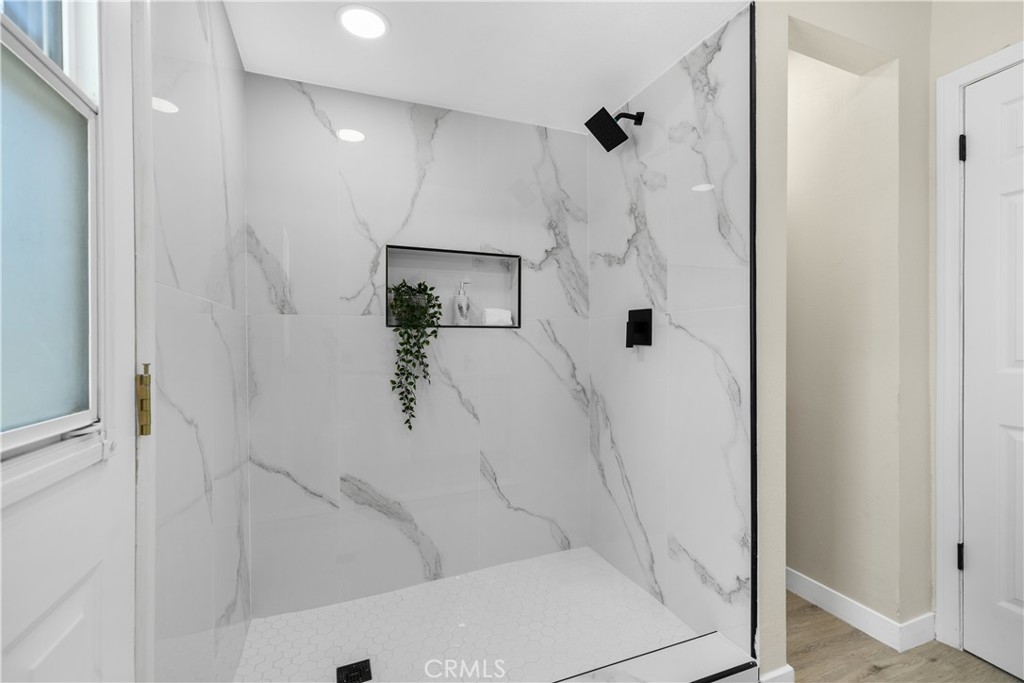 615 E Home Street Property Photo 18