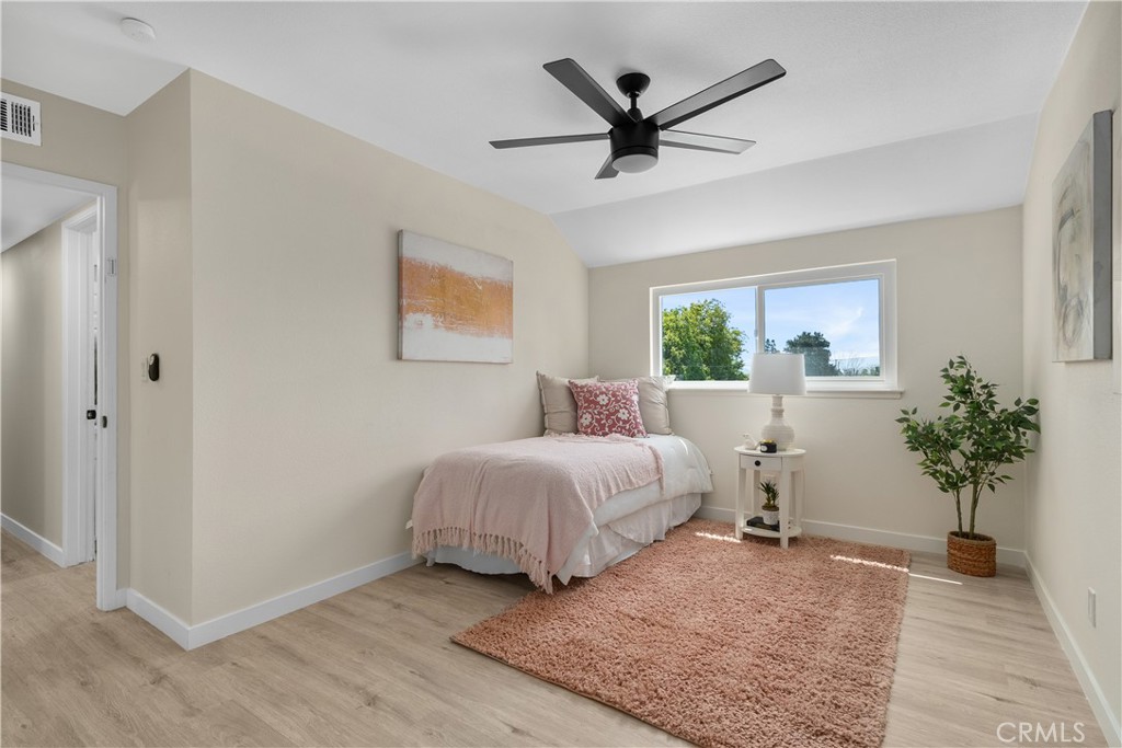 615 E Home Street Property Photo 22