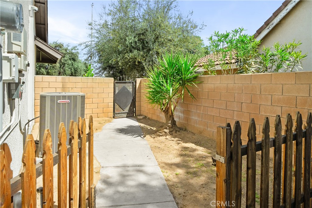 615 E Home Street Property Photo 29