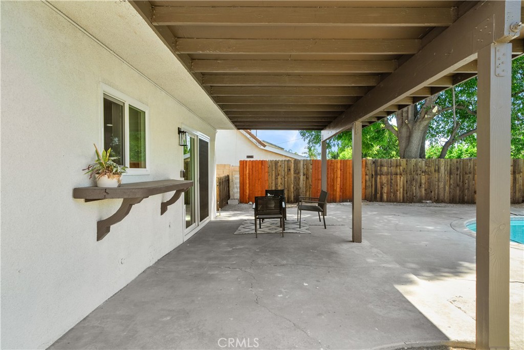 615 E Home Street Property Photo 31