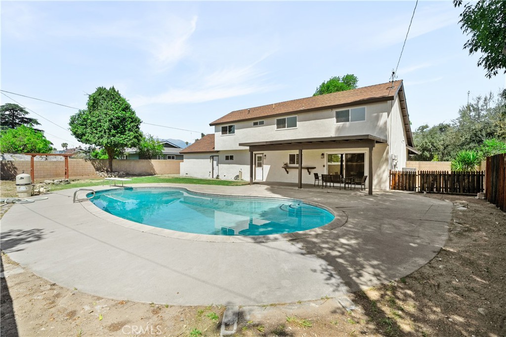 615 E Home Street Property Photo 33