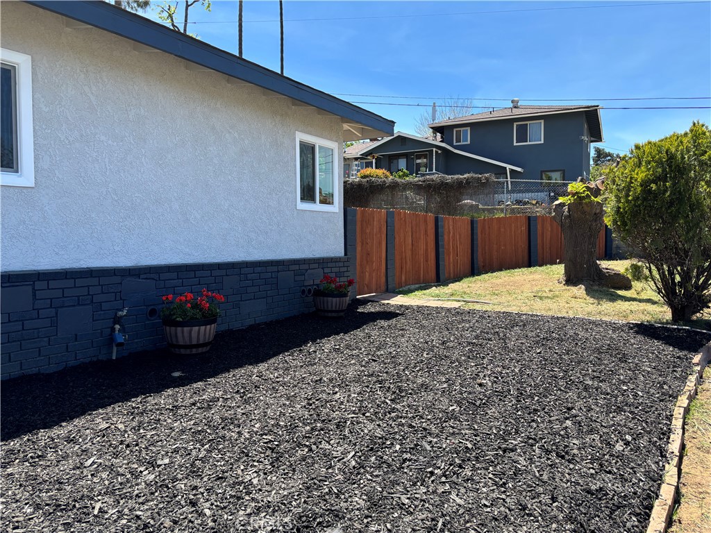 31795 Avenue N Property Photo 2