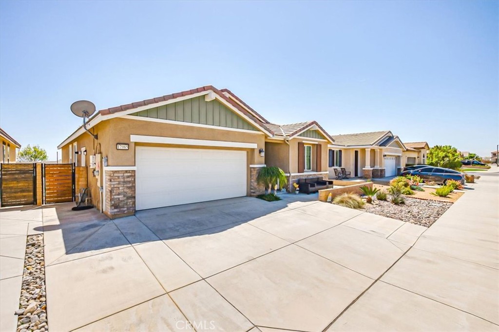17985 Crabapple Court Property Photo 3