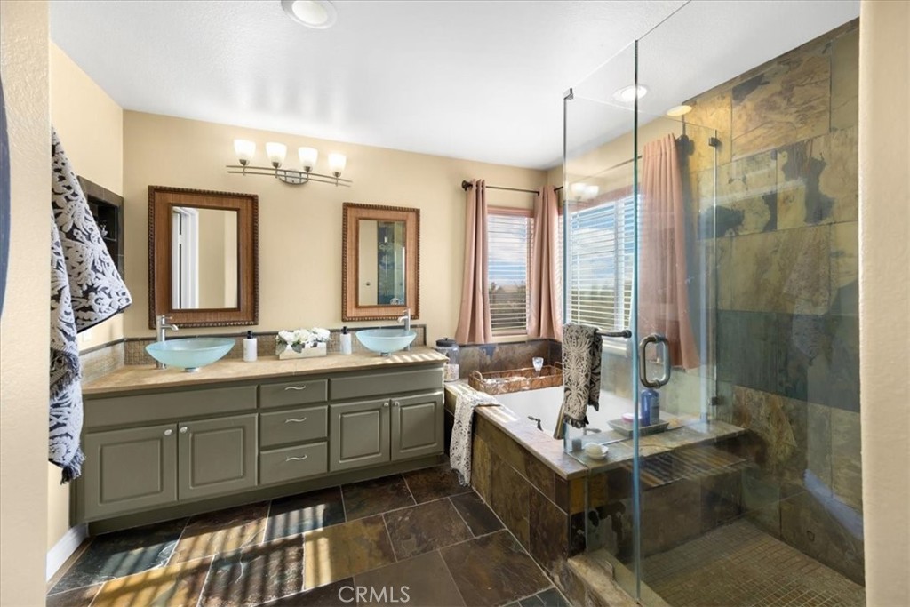 5548 Pacific Crest Place Property Photo 37