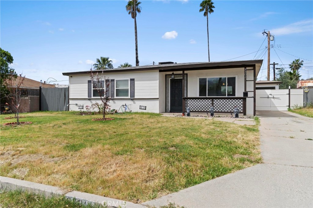 3302 N Alameda Avenue Property Photo 4